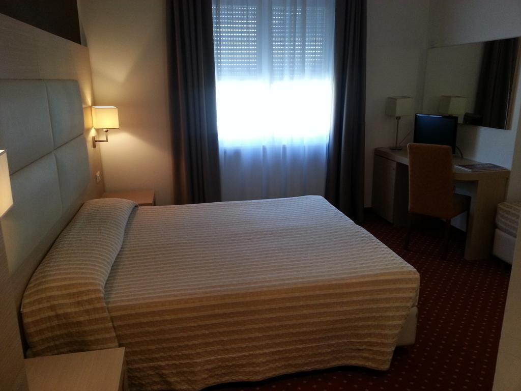 Hotel Regina Болзано Стая снимка